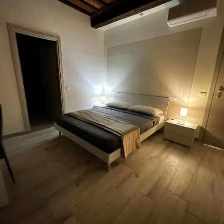 Rent Iacopo Capannori